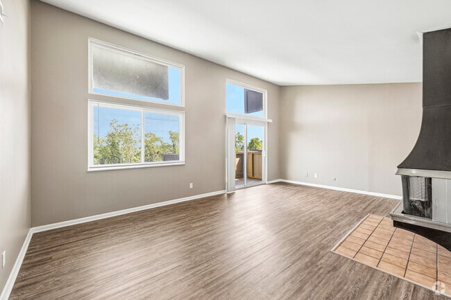 1BR, 1BA - 896SF - Living Room