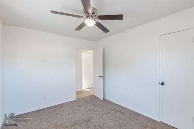 Photo - Charming 3 bedroom 2 bathroom