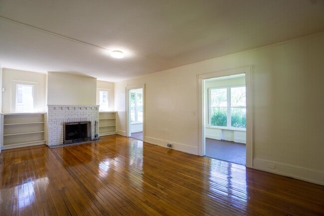 Photo - 815 Maryland Ave