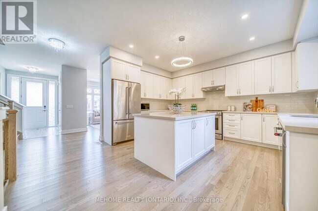 Photo - 4 Pevensey Ln