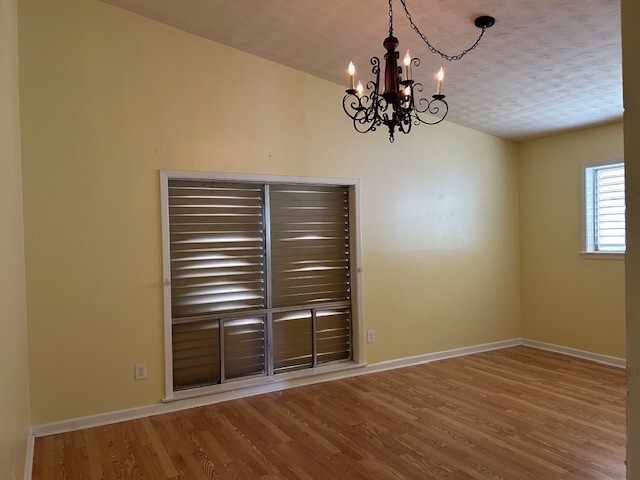 Photo - 325 Mackeral St