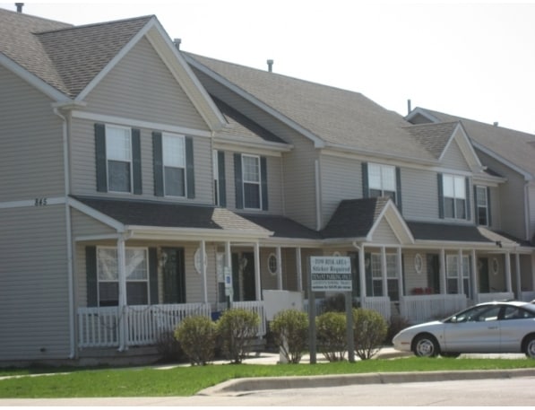 Park Manor Apartments - Park Manor Apartments