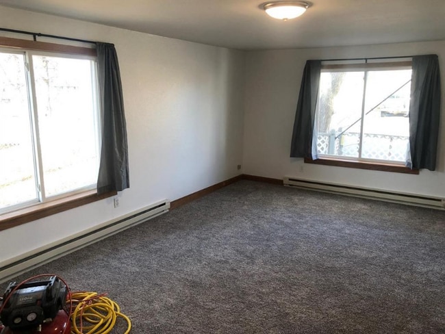 Photo - 324 Blaine St