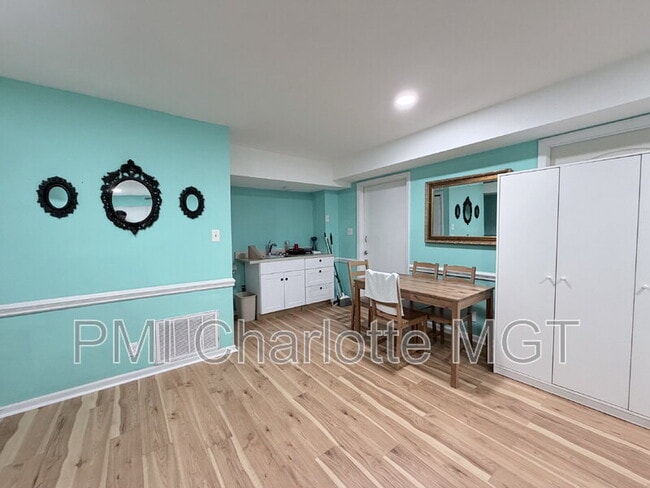 Photo - 5315 Greenbrook Dr Unit B