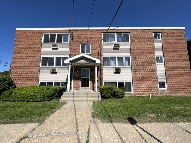 Building Photo - Pineview Apartments