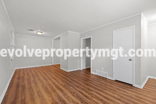 Photo - 1716 Cornelia Ln