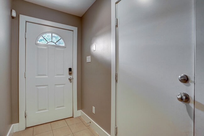 Building Photo - 7650 Springhill St Unit 304