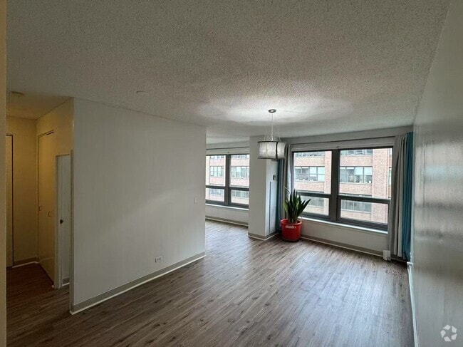 Building Photo - 440 N Wabash Ave Rental