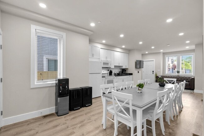 711 16th St NE Unit 711 16th Street NE #1