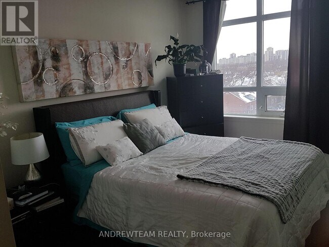 Photo - 816 Lansdowne Ave Unité 620