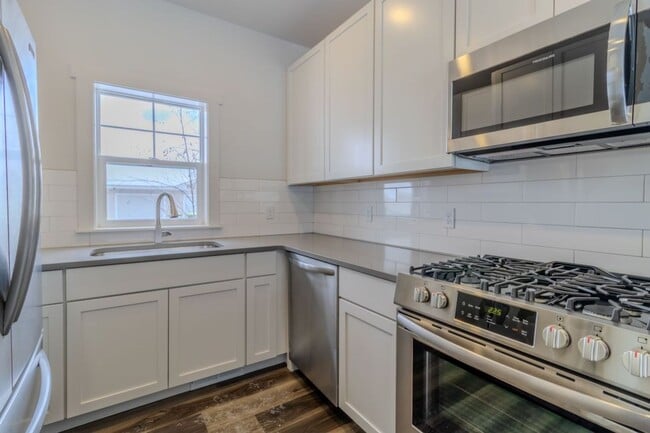 Photo - 1502 Simsbury St Unit 1502 Simsbury #7