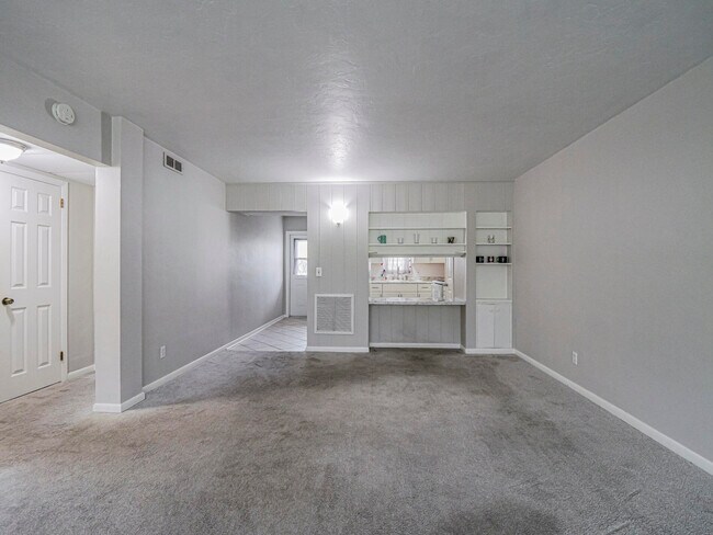 677 Royal Palm Blvd Unit 12