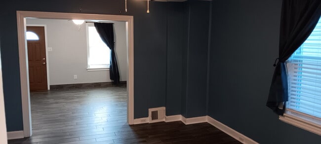 Photo - 434 Bridge St