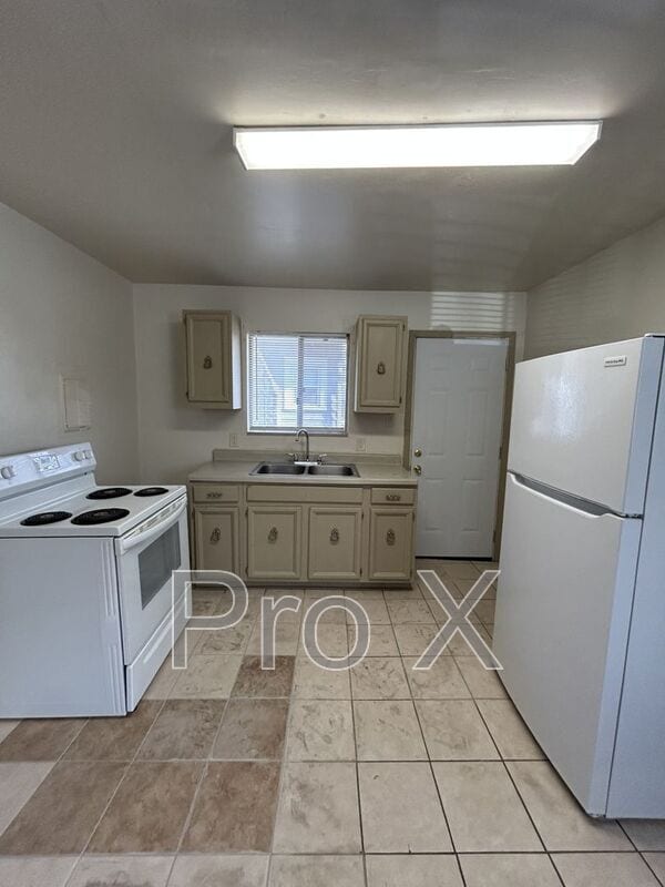 Photo - 208 W 1st St Unit 208 W. 1st Apt. A