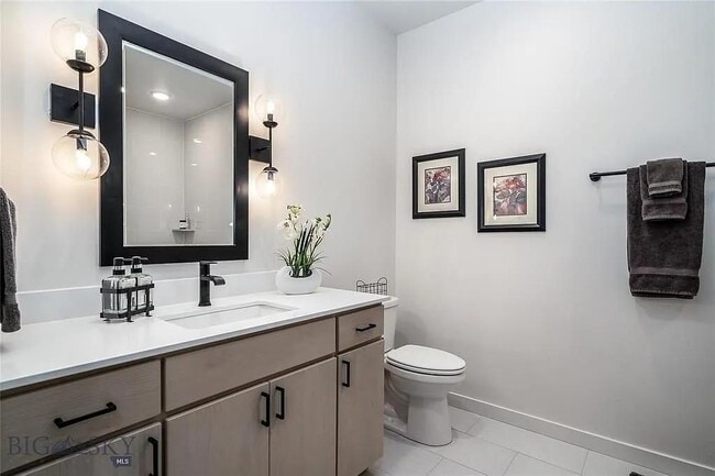 Photo - 2046 Dennison Ln