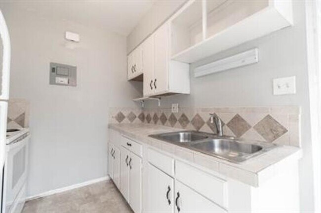 Photo - 5954 S Datura St