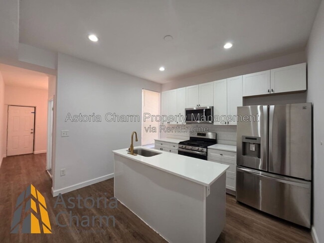 Photo - 905 N Patterson Park Ave