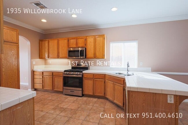 Photo - 1935 Willowbrook Ln