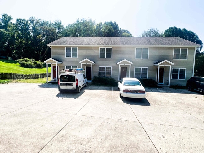 Building Photo - 415 Baugh Ln NE Rental