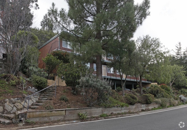 21 Alvarado St