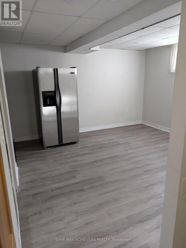 Photo - 369 Georgian Dr