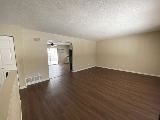 Photo - 9460-9462 Griggs Ave Unit 9462