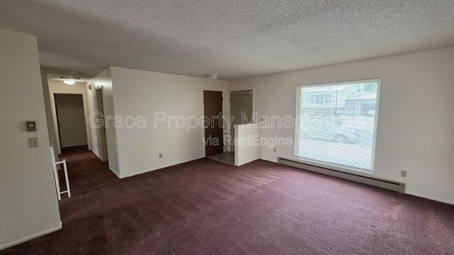 Photo - 1044 Maple Dr