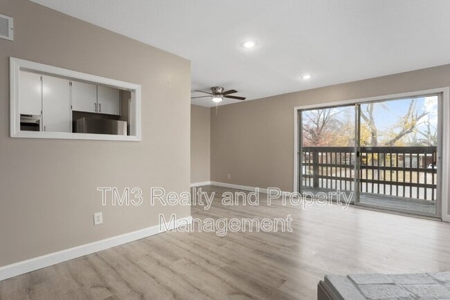 Photo - 8421 Kessler St