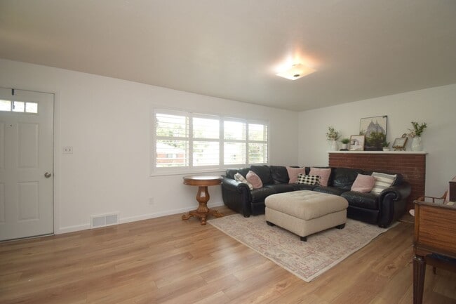 Photo - Cute 3 Bed 1.5 Bath home in Ogden!!!
