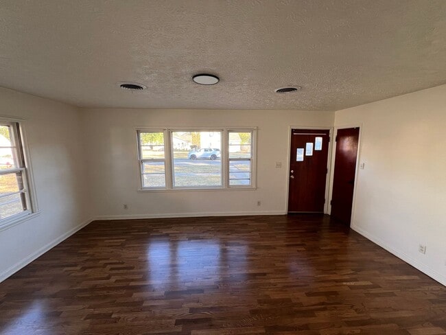Photo - Remodeled Like New 2 Bedroom 1 Bath Pet Friendly