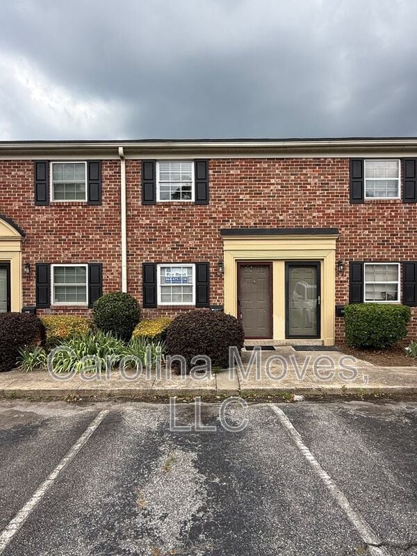 Building Photo - 2530 E North St Unit 13-6
