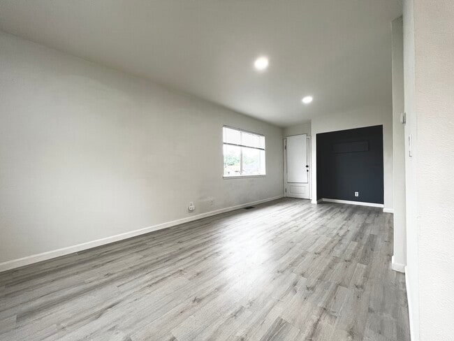 Sala de estar - 1507 E Alder St