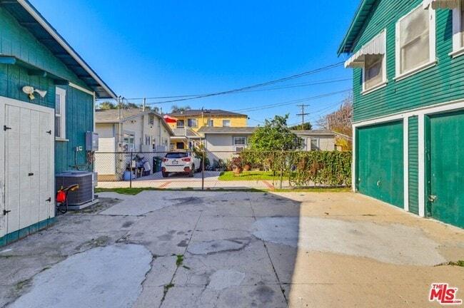 Photo - 2163 W 27th St