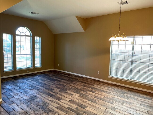 Photo - 6414 Founding Dr