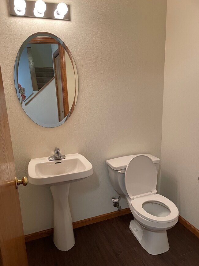 665 Agency Rd Townhome Townhome Rental in Mankato MN