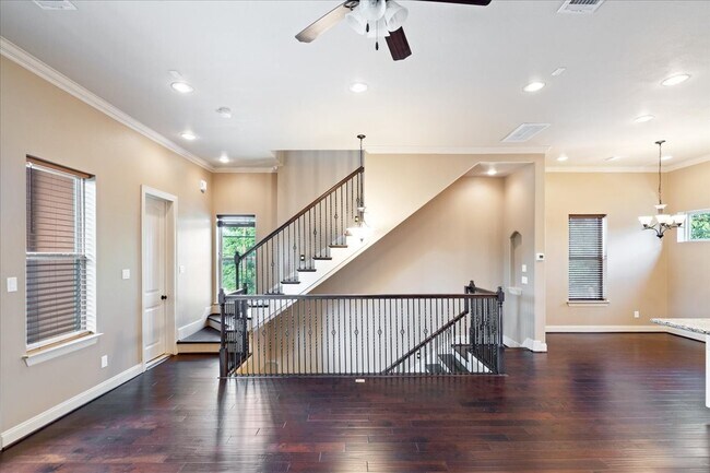 Photo - 1520 Amundsen St