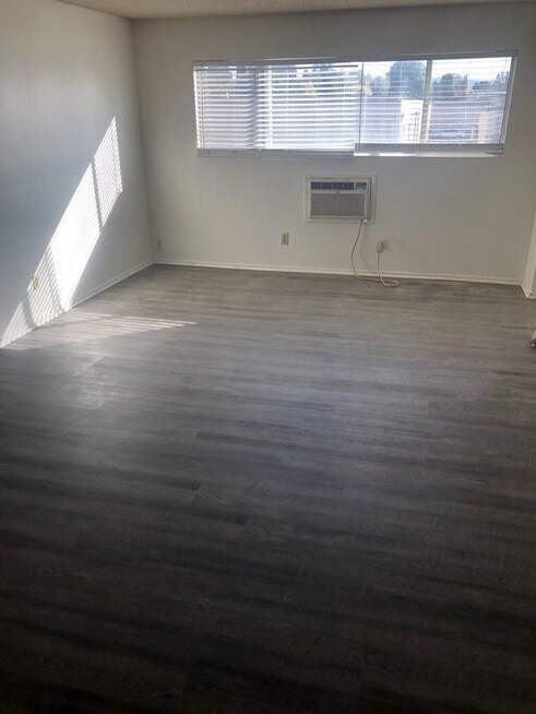 Photo - 8724 Etiwanda Ave
