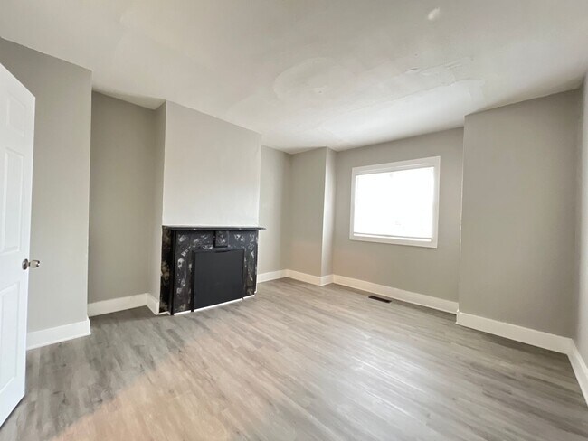 Photo - 1609-1611 1st Ave Unit 1611