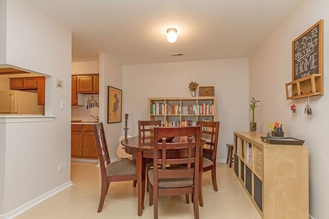 Oversized dining area - 1426 Stonebridge Circle Unit K5