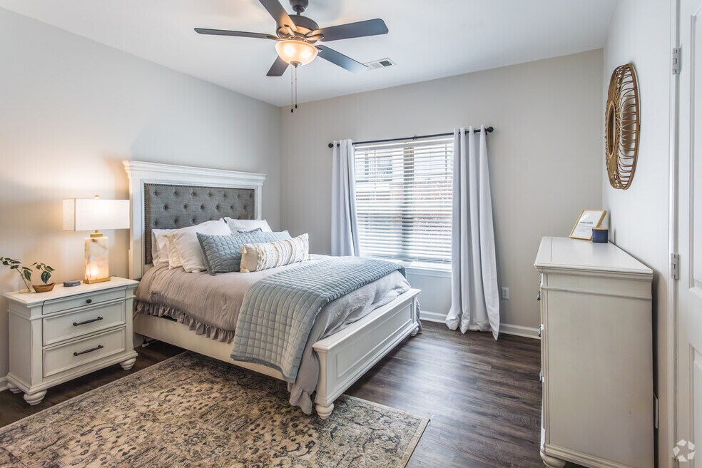 3BR, 3BA - 1,400SF - Third Bedroom