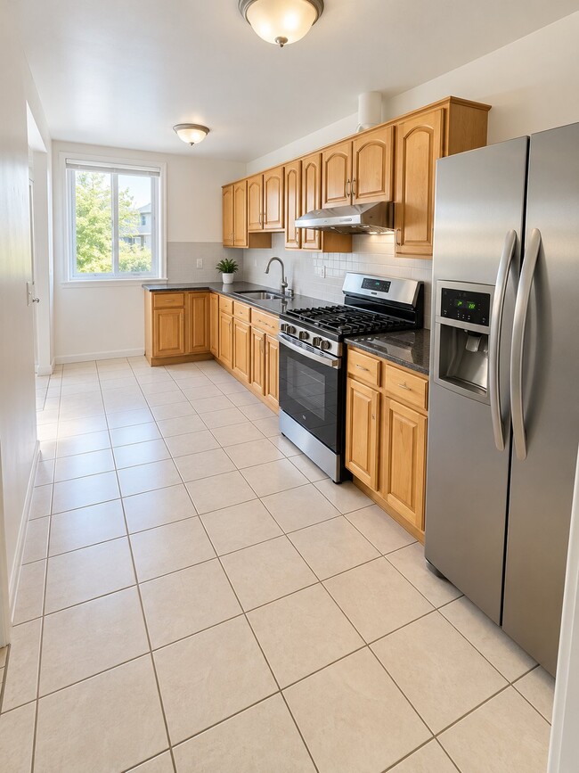 Photo - 1071 Hanover St