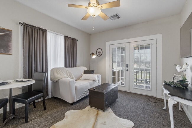 Photo - 701 Pine St Unidad 701-3