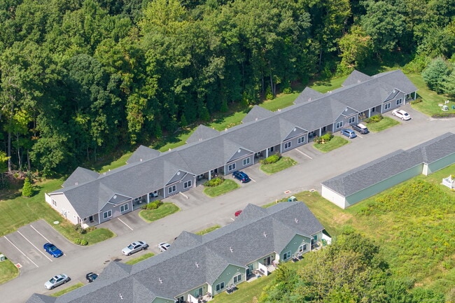Building Photo - 37 Hunters Ln Unit 24
