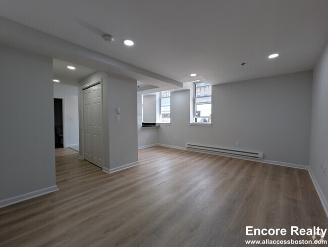 Building Photo - 32 Queensberry St Rental