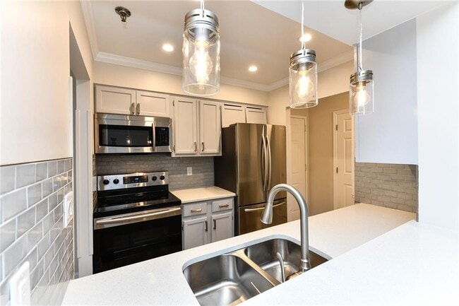 Building Photo - 300 Johnson Ferry Rd Unit A210