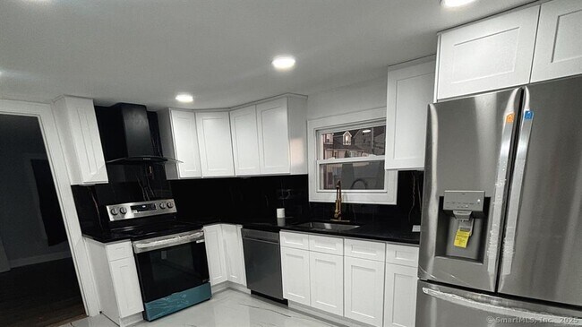 Photo - 25 N Spring St Unit 1