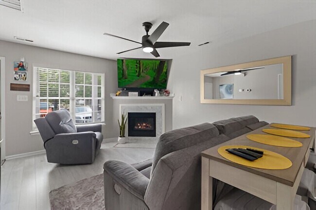 Photo - Charming Townhome with Fenced Backyard
