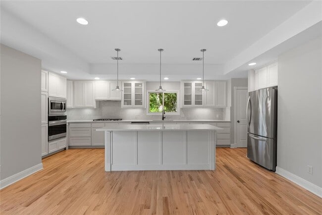 Photo - 700 Grey Fox Trail