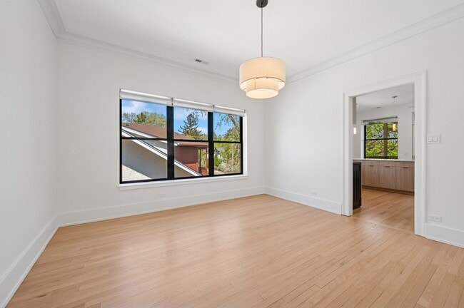 Photo - 2755 Eastwood Ave Unit 2