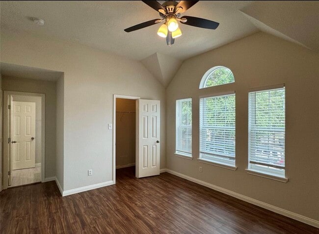 Photo - 5015 Cottonglen Ct